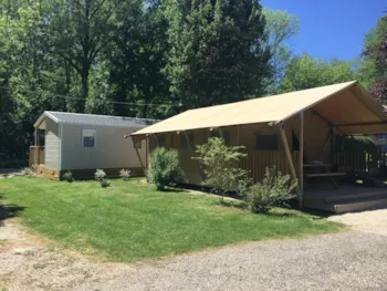Mietunterkunft - Woody Zelt Glamping Xl 2 Zimmer (Mit Sanitäranlagen) - Camping de la Bonnette