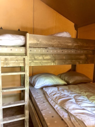 SLOW LODGE 2 bedrooms - no bathroom