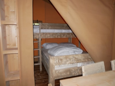 SLOW LODGE 2 bedrooms - no bathroom