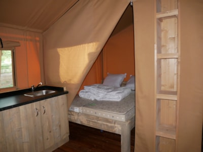 SLOW LODGE 2 bedrooms - no bathroom