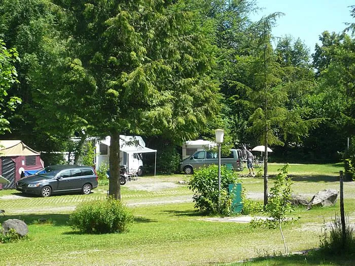 Emplacement : caravane ou camping-car, avec électricité
