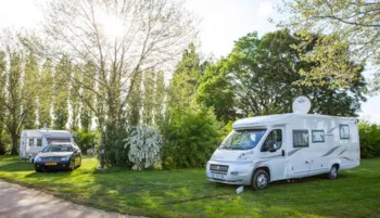 Stellplatz - Stellplatzpaket Grand Confort - Camping de la Liez