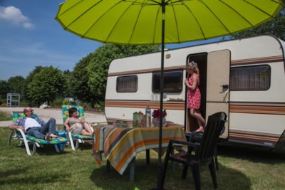 COMFORT CARAVAN OR CAMPING CAR SITE - 1 PERSON INCLUDED ,WIFI INCLUDED