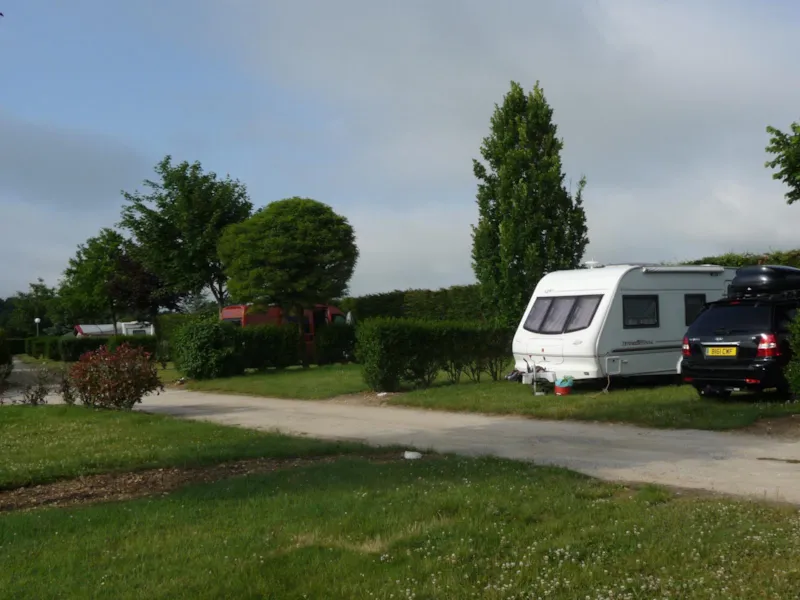 Emplacement Confort Caravane Ou Camping-Car - 1 Personne Inclus ,Wifi Inclus