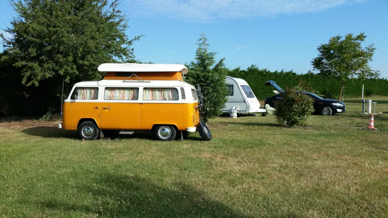 Emplacement Confort Caravane Ou Camping-Car - 1 Personne Inclus ,Wifi Inclus