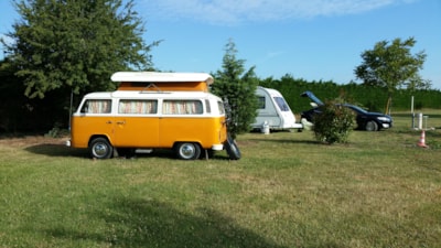 COMFORT CARAVAN OR CAMPING CAR SITE - 1 PERSON INCLUDED ,WIFI INCLUDED