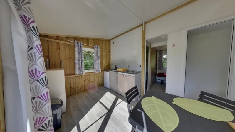 Tithome (Notre Low Cost) 2 Ch 3/4 Pers Sans Salle De Bain, À Mi Chemin Entre  Cabane Et  Mobil Home