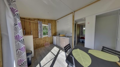 TITHOME (our low cost) 2 bedrooms without bathroom, halfway between cabin and mobile home