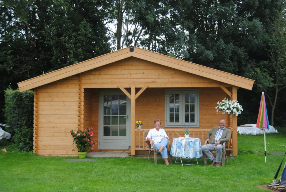 Accommodation - Luxury Wooden Cabin With Private Facilities - Mini Camping Warnstee