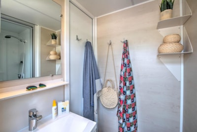 Mobil-home Confort 29m² (2bedroom-4pers) + terrace + TV + Dishwasher + Air conditioning