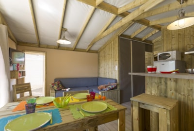 Cabin Sweetflower Comfort 43m² (2 bedrooms) + half covered terrace 11m² + TV