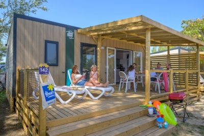 Homeflower Premium 35m² (3 bedrooms) + CLIM + semi-covered terrace + TV + sheets + towels