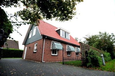 Bungalow — 1