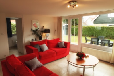 Bungalow — 2