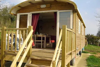 Mietunterkunft - Planwagen - Camping Au Soleil d'Oc