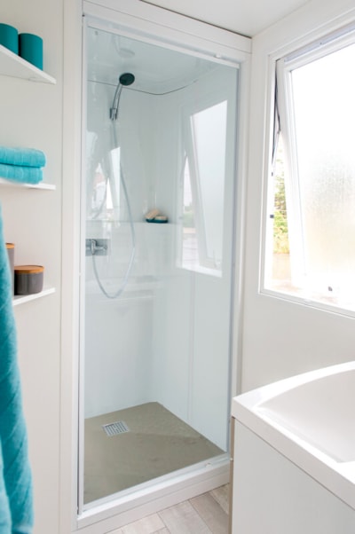 Cottage luxe avec loggia TV — 4