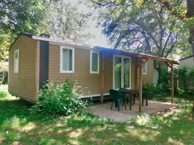Cottage family — 1