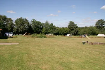 Stellplatz - Campingplatz Ausschließlich Für Zelte Oder Faltcaravans - Camping Le Petit Mas d'Ile