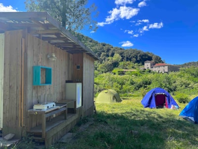 Emplacement Sous le Soleil - Grand Confort - Private kitchen and sanitary facilities — 4