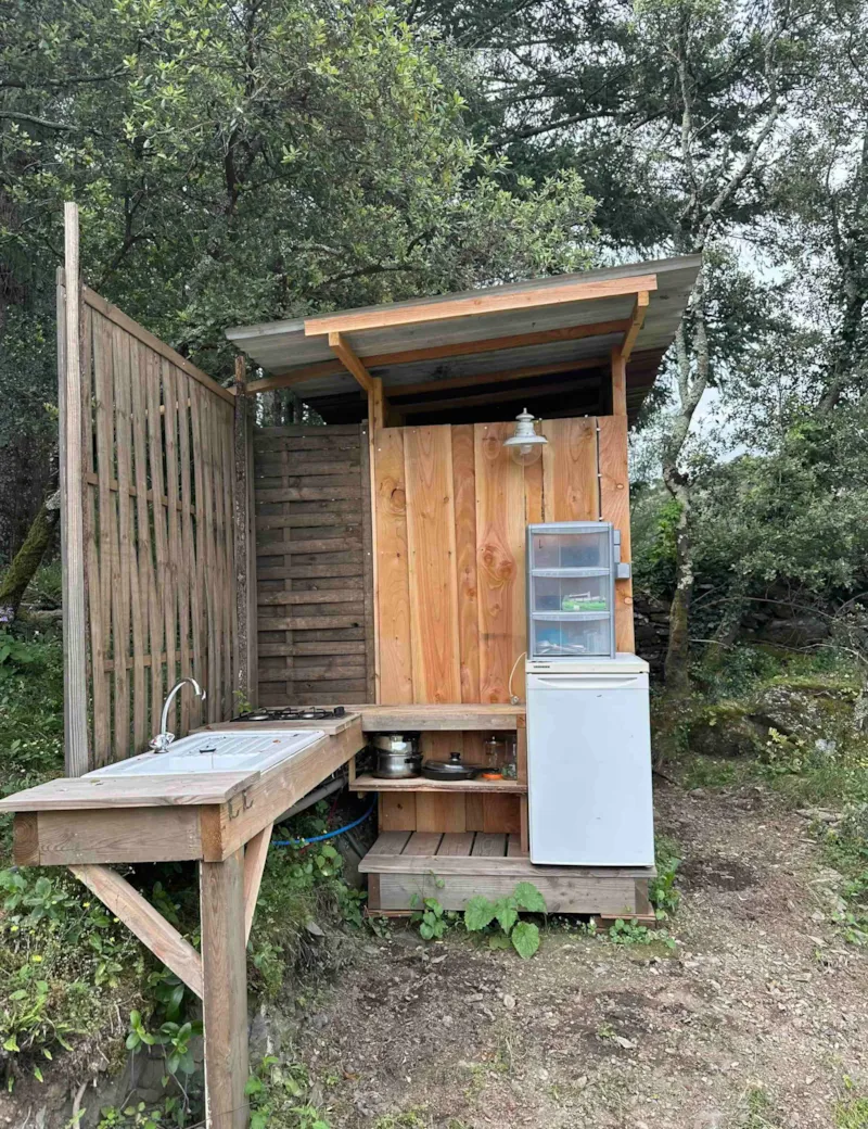 Emplacement Sous Le Soleil - Grand Confort - Cuisine Et Sanitaires Privatifs