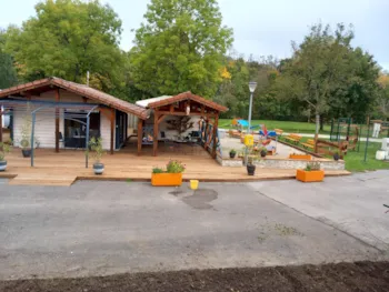Camping L'Ile aux Mille Charmes - MyCamping