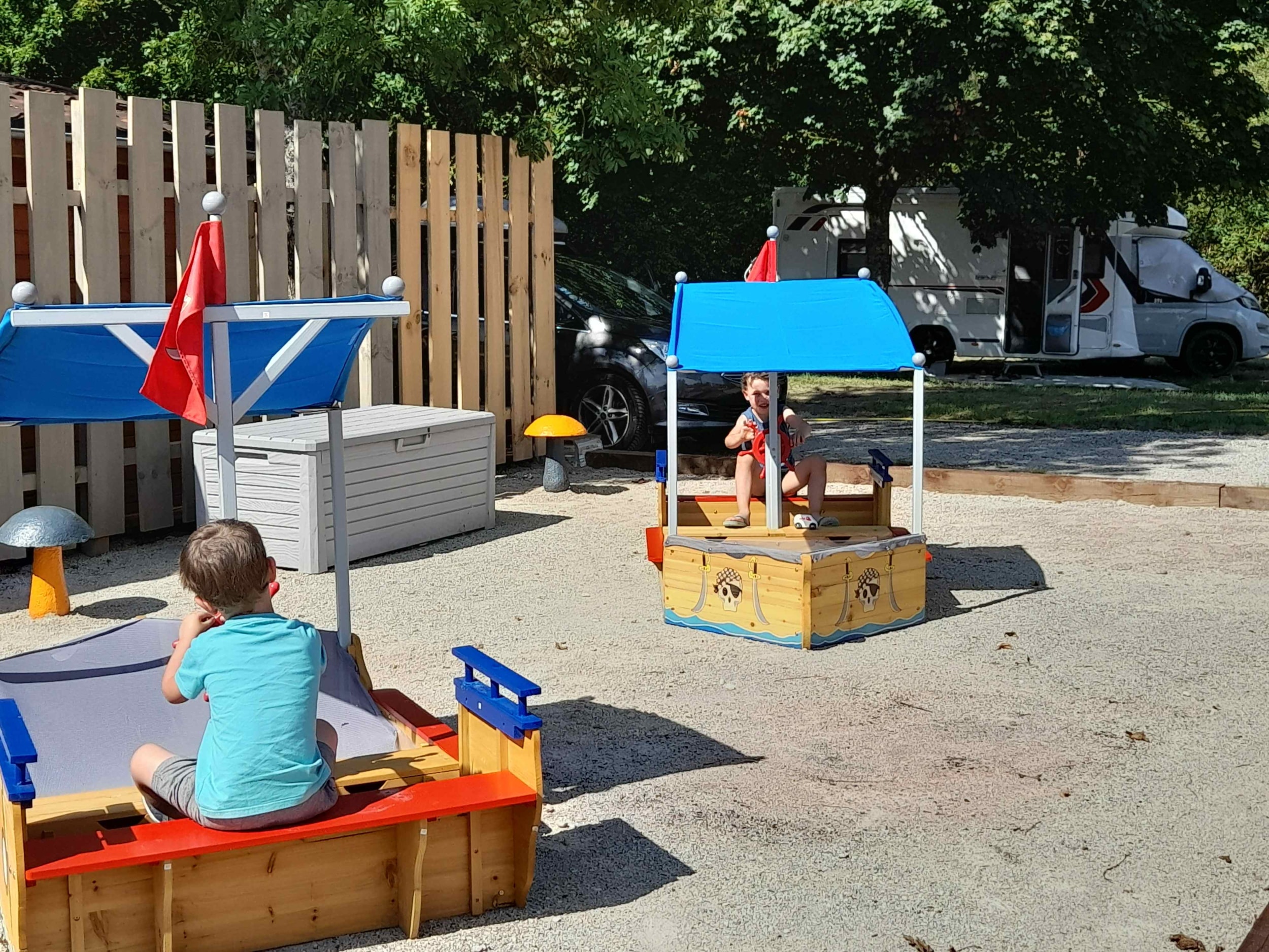 Camping L'Ile aux Mille Charmes — Photo 7