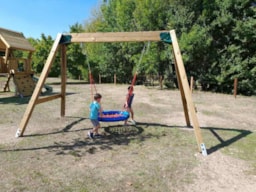 Camping L'Ile aux Mille Charmes - image n°9 - Roulottes