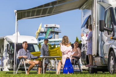 Pitch with electricity + car + tent/caravan or camping-car