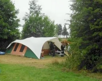 Mietunterkunft - Holtkamper Kyte Tenttrailer - Aux Sources de Lescheret