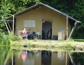 Accommodation - Tent Safari Max 4P And 1-2 Dogs - Aux Sources de Lescheret