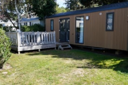 Accommodation - Mobile Home Privilège 30M² 2 Br  Covered Terrace - Camping de la Baie