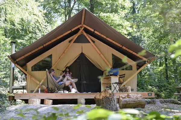 Location - Tente Trappeur - Huttopia Baie du Mont St Michel