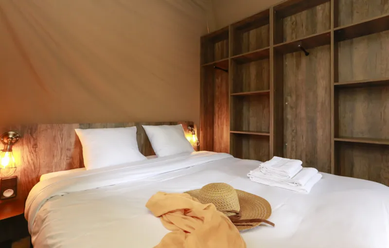 Tente Lodge Confort 34M² (2 Chambres) - Avec Sanitaires