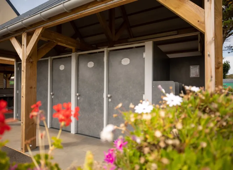 Emplacement Pour 2 Personnes Avec Électricité Et Voiture