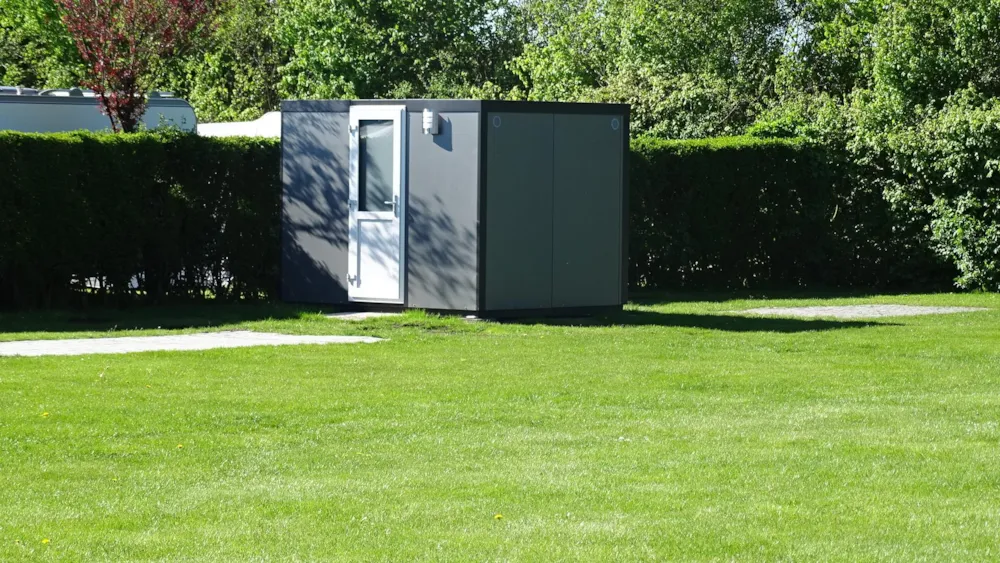 Pitch - Pitch With Private Facilities - Camping De Ikeleane