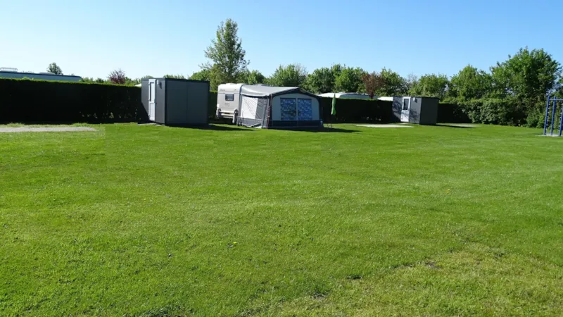 Emplacement Avec Sanitaires