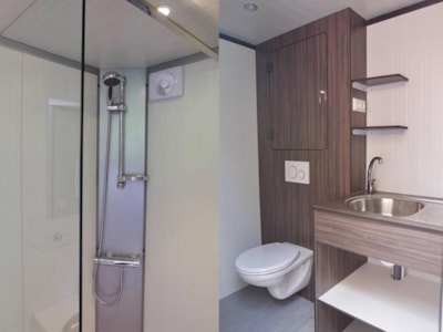 Pitch with private facilities — 4