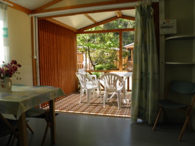 Bungalow — 1