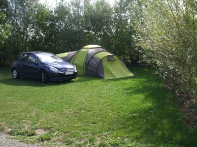 Pitch of approximately 100m². — 3
