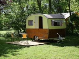 Accommodation - Vintage Caravan Clochette - Camping **La Clé des Champs