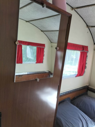 Vintage caravan CLOCHETTE — 3