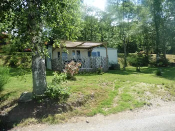 Mietunterkunft - Mobilheim Le Chignore - Camping Le Montbartoux