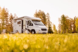 Stellplatz - Campingplatz Komfort - Ohne Strom - ROMANEE Kervilor