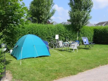 Stellplatz - Stellplatz + Fahrzeug - Camping de la Plage