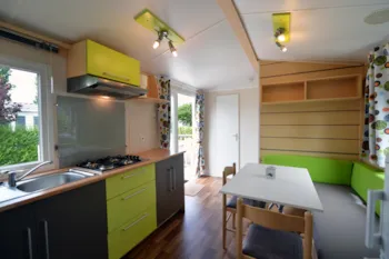 Mietunterkunft - Mobilheim Familial + Erhöhte  Privatterrasse - 2 Zimmer - Camping de la Plage