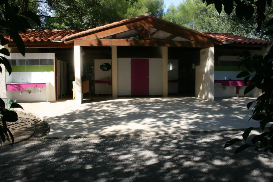 Camping La Tour de France***