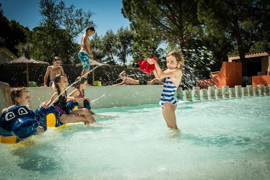 Camping La Tour de France***