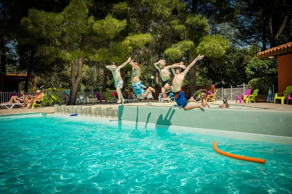 Camping La Tour de France***