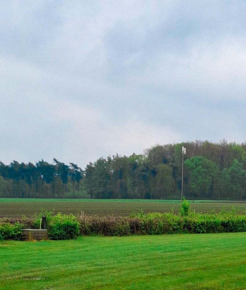 Place for hikers/cyclists for one night without electricity"