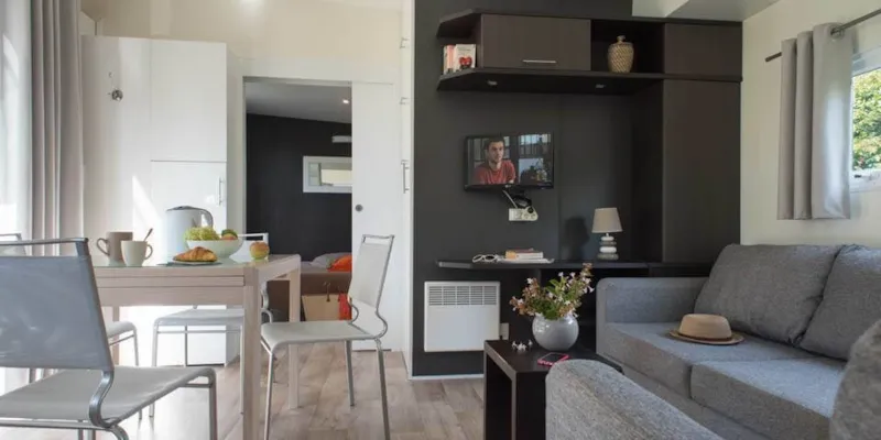 C- Mobil-Home Méditerranée Climatisé - 2 Chambres